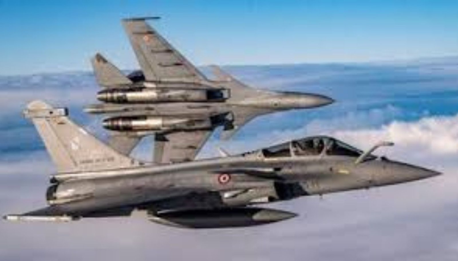 रक्षा सौदा 2026 के तहत राफेल और P-8I विमानों की प्रतीकात्मक तस्वीर रक्षा सौदा 2026 के तहत राफेल और P-8I विमानों की प्रतीकात्मक तस्वीर