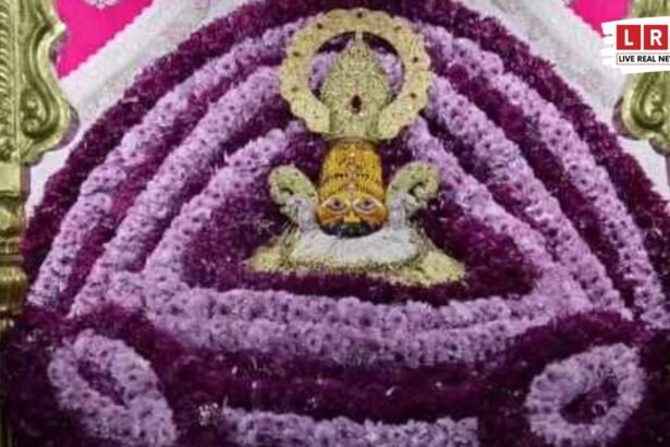 खाटू श्याम मंदिर में 108 तरह के फूलों से सजा दरबार और मुख्य द्वार पर 20 फीट ऊंचा डमरू