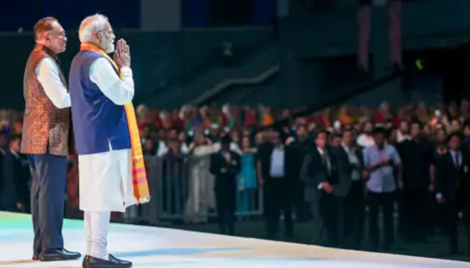 मोदी मलेशिया दौरा के दौरान पीएम मोदी को गार्ड ऑफ ऑनर