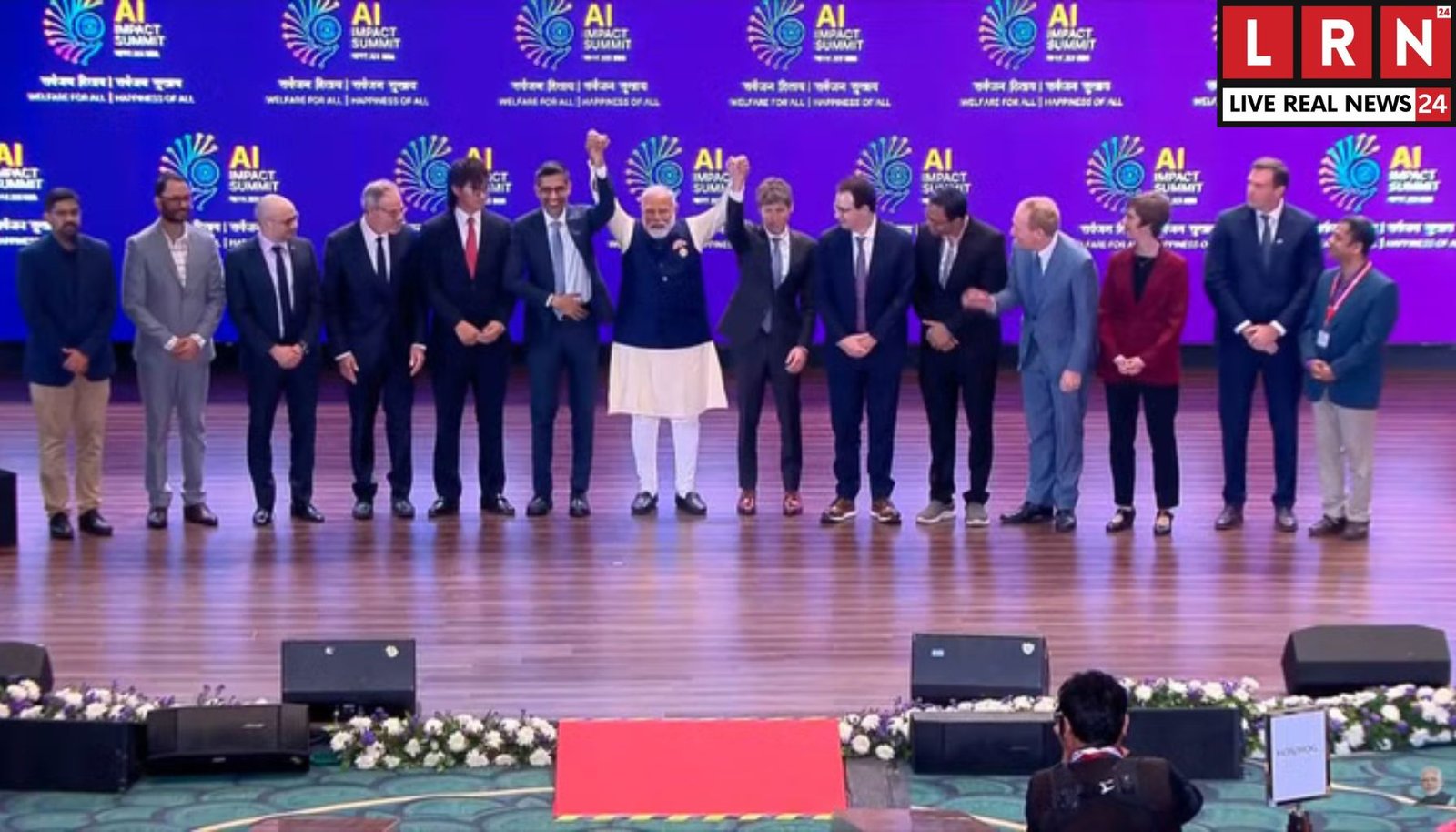 AI Impact Summit LIVE में पीएम मोदी भारत मंडपम से संबोधित करते हुए