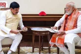 नई दिल्ली में प्रधानमंत्री से मुलाकात के दौरान मध्यप्रदेश के मुख्यमंत्री ने किसानों, महिलाओं, युवाओं और गरीबों के कल्याण के लिए चल रही योजनाओं की दी जानकारी।