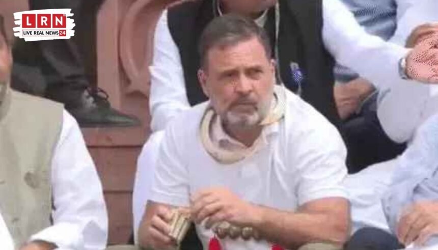 राहुल गांधी पर 204 रिटायर्ड अफसरों का हमला: संसद में विरोध को बताया मर्यादा के खिलाफ, मांगी माफी