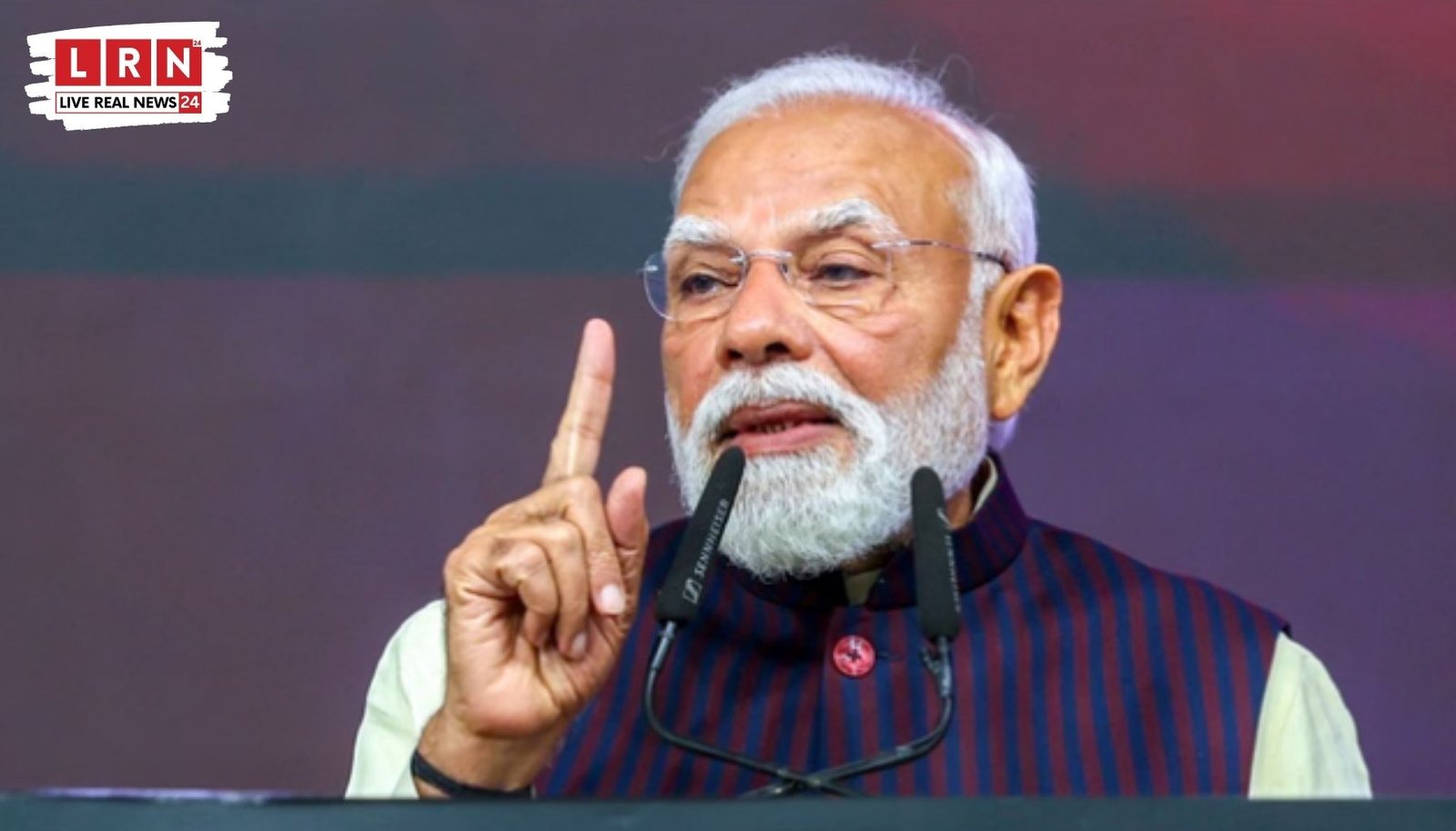 प्रधानमंत्री नरेंद्र मोदी असम और पश्चिम बंगाल में 42 हजार करोड़ रुपये से अधिक की विकास परियोजनाओं की शुरुआत करेंगे। सिलचर-गुवाहाटी एक्सप्रेसवे और 420 किमी हाईवे शामिल।