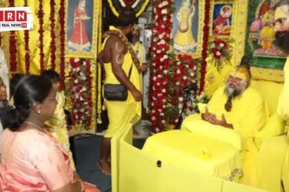सुबह 7 बजे आश्रम पहुंचीं राष्ट्रपति, 25 मिनट चली आध्यात्मिक चर्चा; ‘राधे-राधे’ से हुआ स्वागत