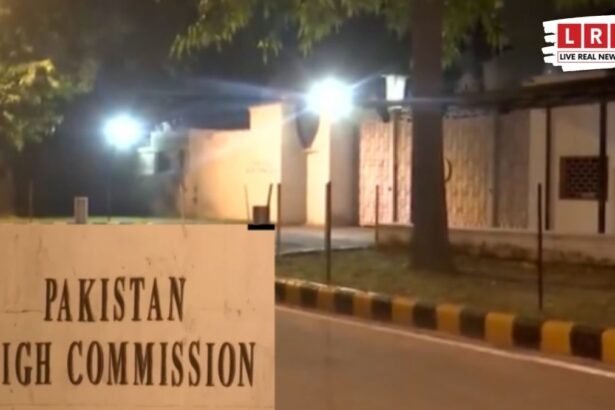 पाकिस्तान की हरकत का भारत ने दिया जवाब, दिल्ली में हाई कमीशन के बाहर चला बुलडोजर; सुरक्षा घेरे पर भी बड़ा फैसला