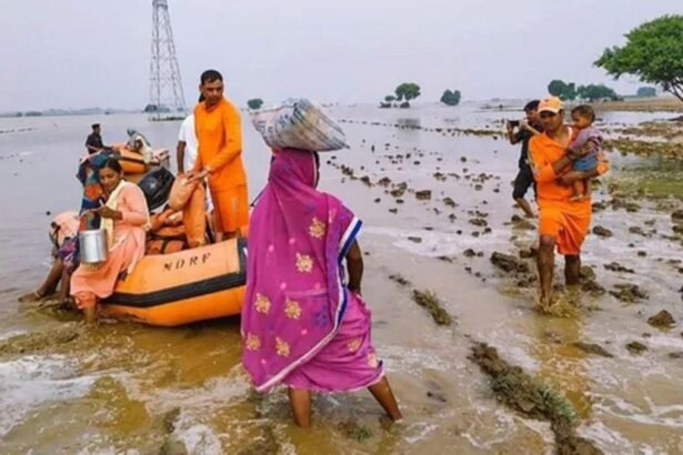 मध्य प्रदेश में बारिश ने मचाई तबाही, बांध टूटा तो बह गया रामघाट पुल; आज 26 राज्यों पर IMD का बड़ा अलर्ट