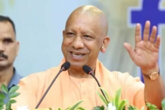 'लूट-खसोट का अड्डा बना रखा था', JPNIC पर अखिलेश के सवाल का CM योगी ने दिया करारा जवाब; बोले- जनता का पैसा था