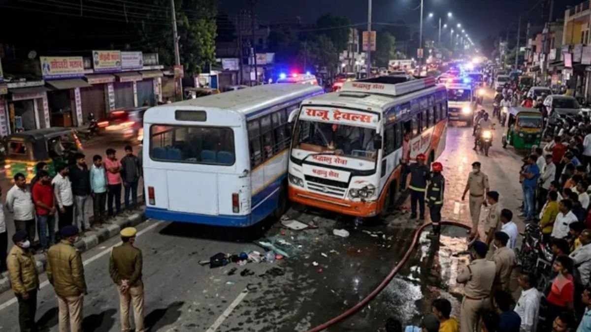 मुरादाबाद में आधी रात बड़ा हादसा, खड़ी रोडवेज बस में जा घुसी श्रद्धालुओं से भरी बस; नेपाल के 31 यात्री घायल
